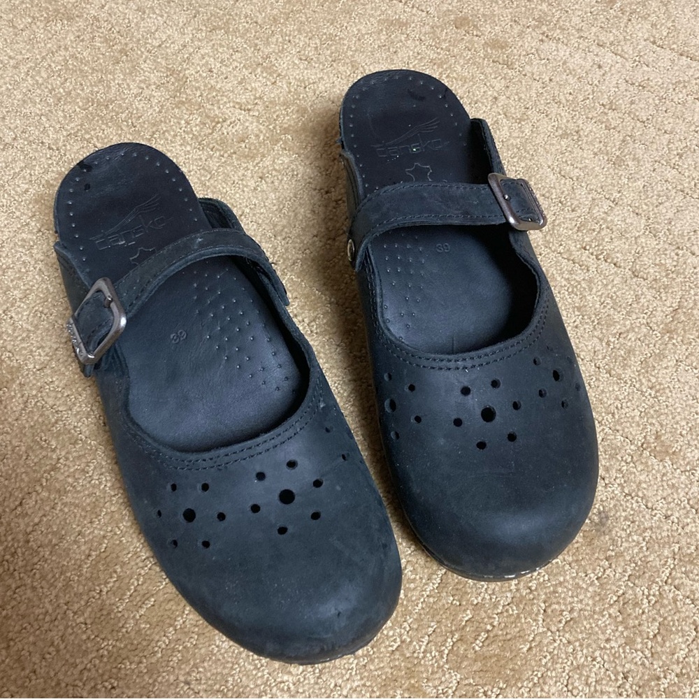 Women Dansko clogs